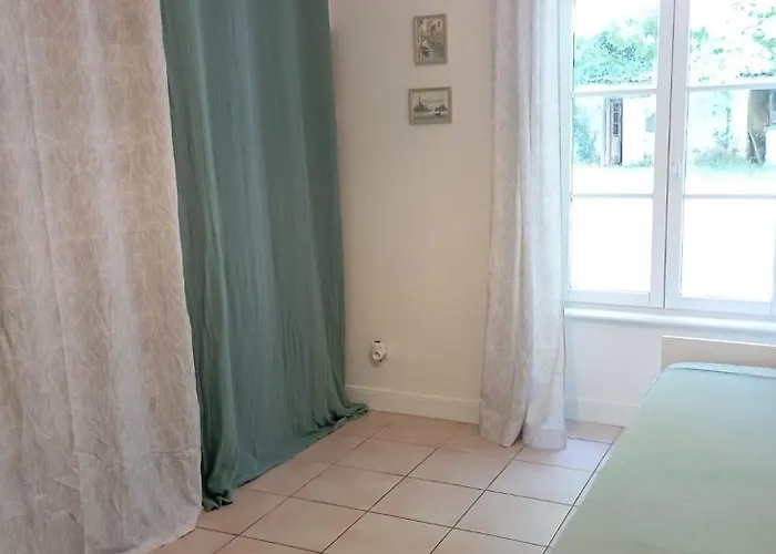 Maison De Charme à La Ferme La Petite Sabliere * Saint-Just-Luzac